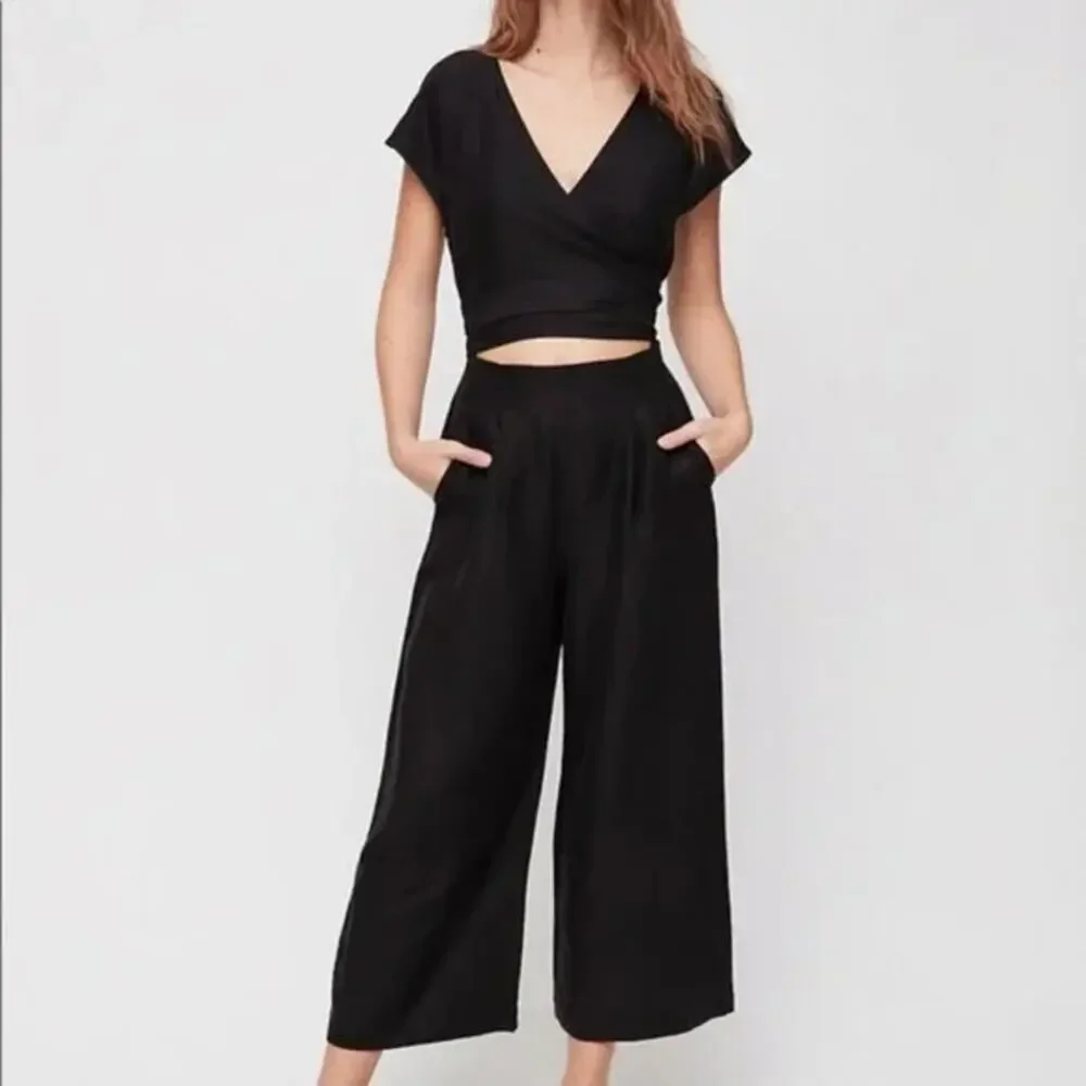 WILFRED Aritzia Brax Linen Blend Wrap Wide Leg Cut Out Jumpsuit Size 0 Black
